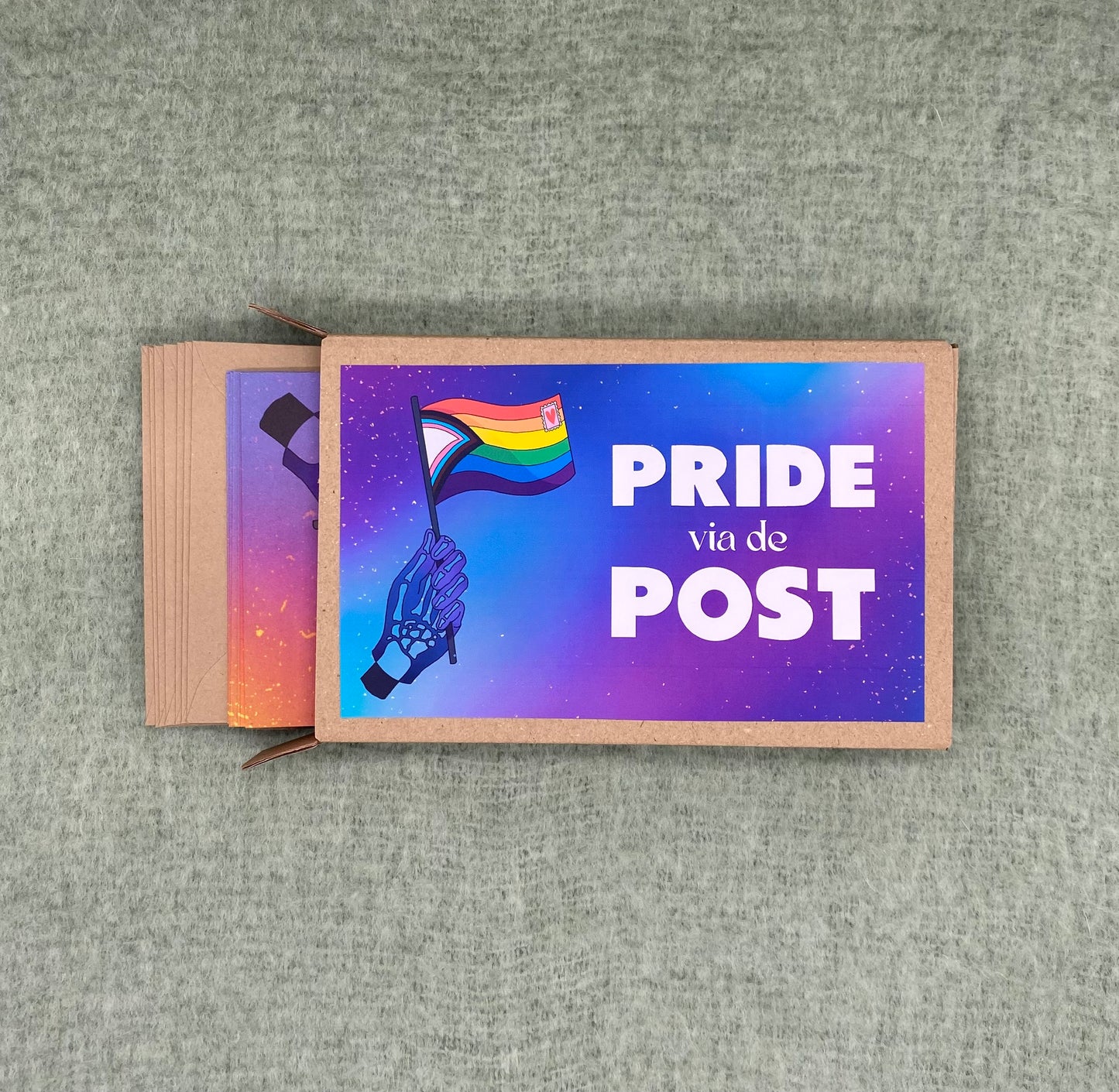 Kaartenbox: Pride Via De Post